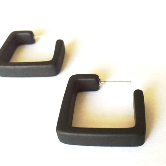 Square Frosted Vintage Lucite Hoop Black Earrings - Picture 4 of 6